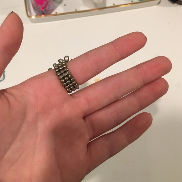 Floral ring - Picture 3 of 3