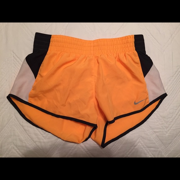 Nike running shorts - Picture 1 of 2