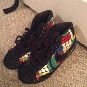 Black rubic cube Nike. Blazers