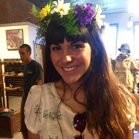 Meet your Posher, Gabriella - Picture 4 of 4