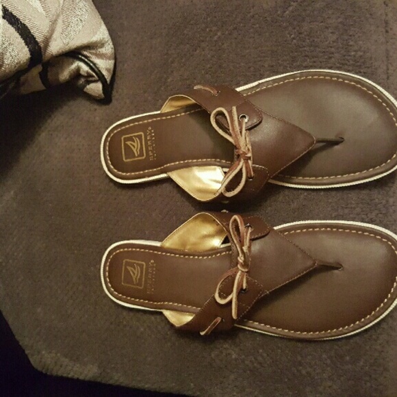 New Sperry Flip Flops