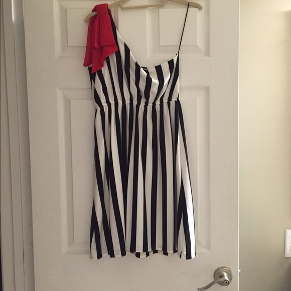 One shoulder vertical stripe dress
