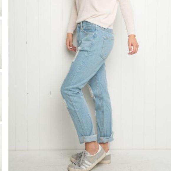 NWOT brandy Melville boyfriend destroyed jeans