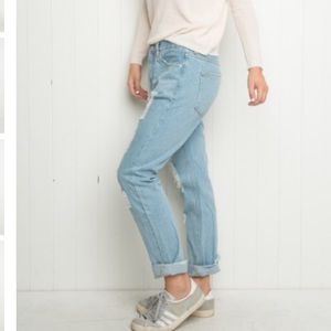 NWOT brandy Melville boyfriend destroyed jeans