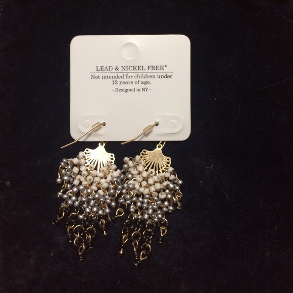 Black/Silver/White Earrings - Picture 3 of 3