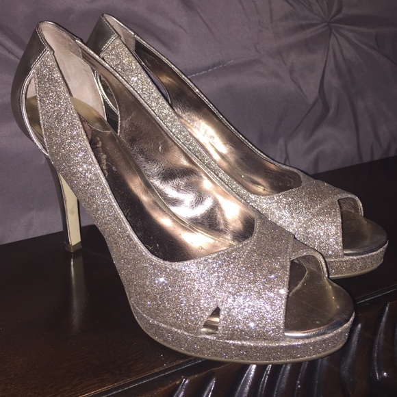 Alfani gold sparkle heels!