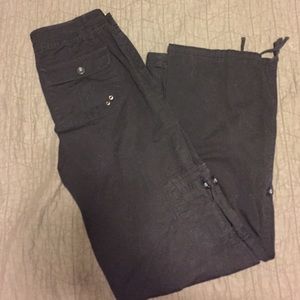 Arizona size 5 dressy cargo pant/Capri