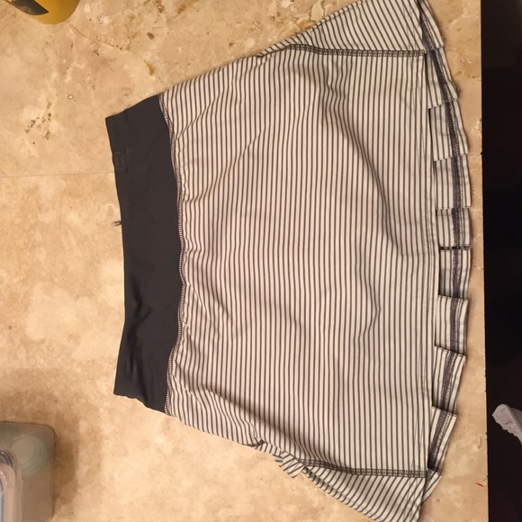 Gently Worn Lululemon skirt