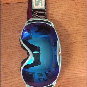 Ski/snowboard goggles