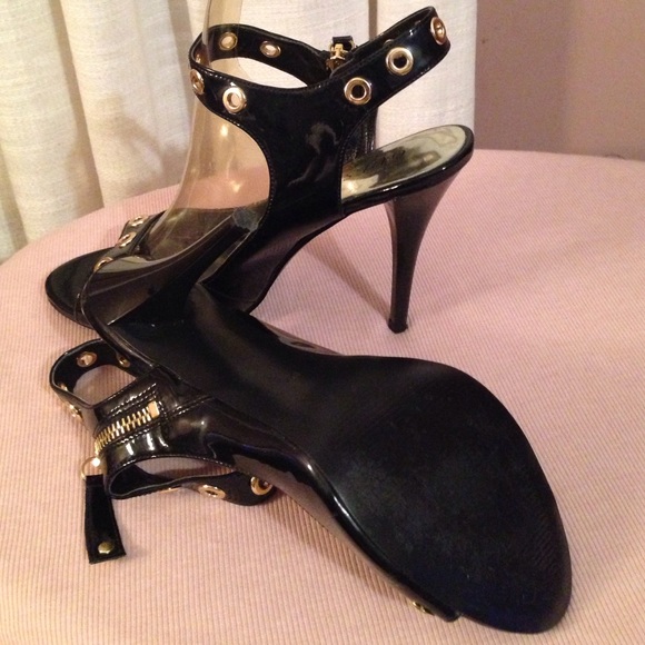Designer Shoes - Picture 3 of 4