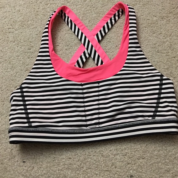 Stuff your bra Lululemon size 8