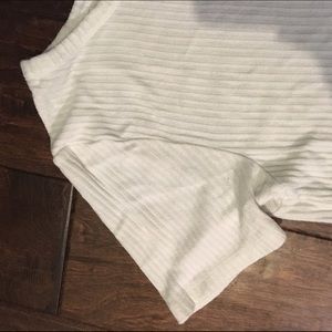 BRANDY MELVILLE White Crop Tshirt