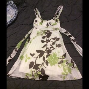 Super cute dress. Never worn.