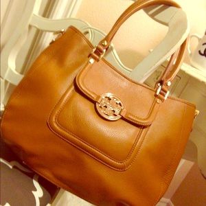 ❌SOLD❌ Beautiful Tory Burch Amanda hobo