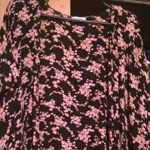 BRANDY MELVILLE Rare Floral Kimono