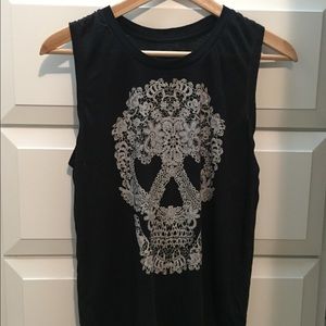 Black scull tank-top