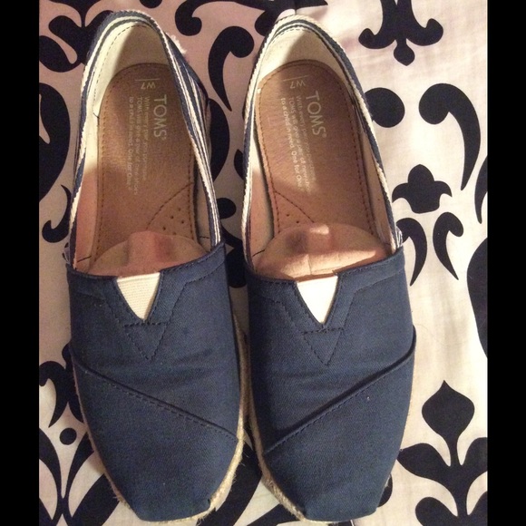 Navy Blue Toms