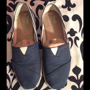 Navy Blue Toms