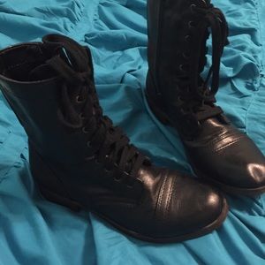 Combat boots