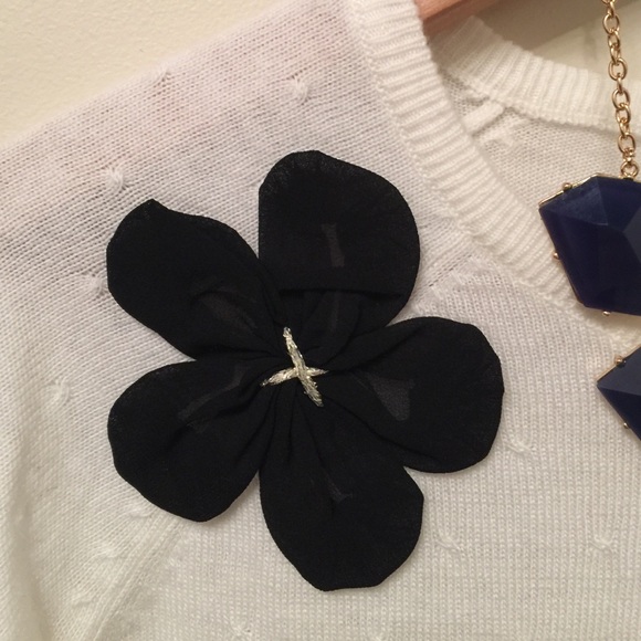 Chic floral appliqué sweater - Picture 2 of 4