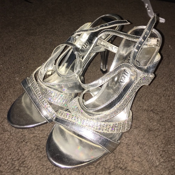 Never wore them! - Picture 1 of 2