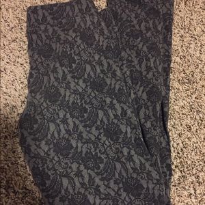 American Eagle Lace leggings