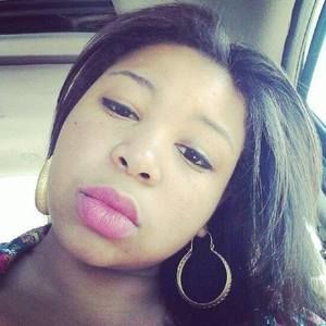 Meet your Posher, Ella