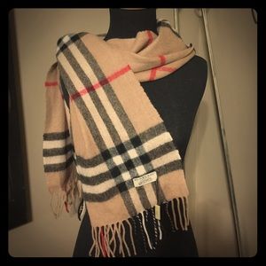 Cashmere BURBERRY Scarf made in England