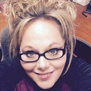 Meet your Posher, Connie