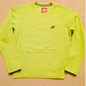 NIKE sweatshirt. Size M (men's fits like L womens)