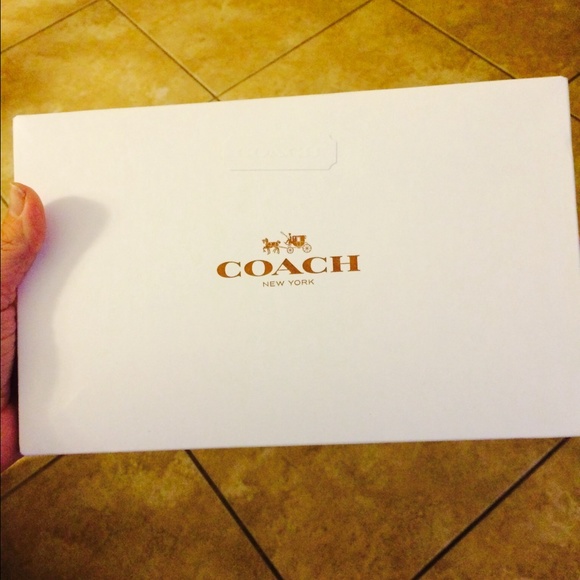 Coach Wristlet in tan and hot pink - Picture 4 of 4