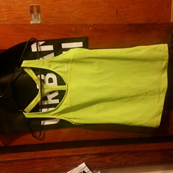 Nike top