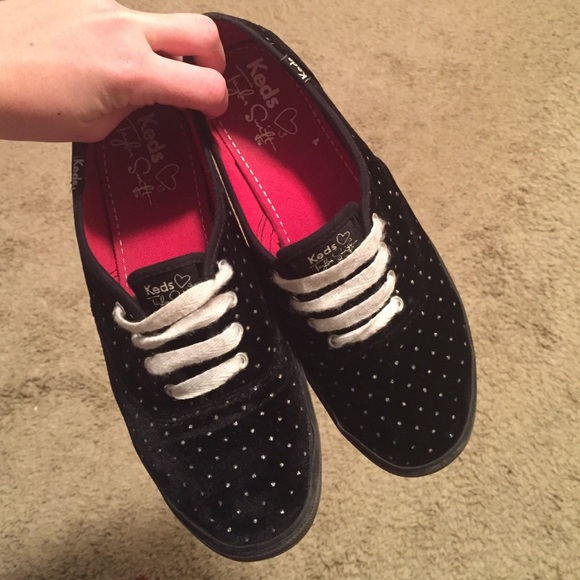 tayler swift black keds