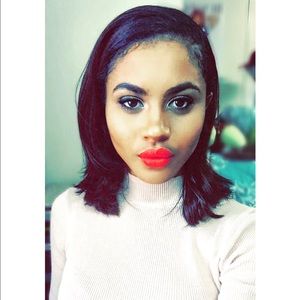 Meet your Posher, Tia