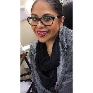 Meet your Posher, Monica