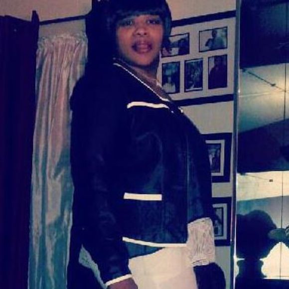 Meet your Posher, Debbie - Picture 1 of 1