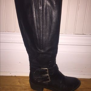Black boot size 6
