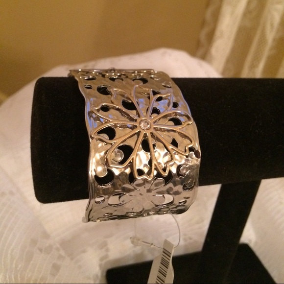 SALE❗️Silver, Gold, Crystal Bracelet❗️ - Picture 2 of 4