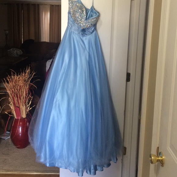 Prom Dress - Picture 2 of 4
