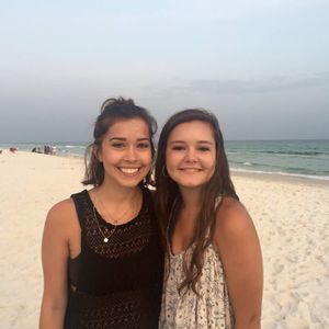 Meet your Posher, Caroline