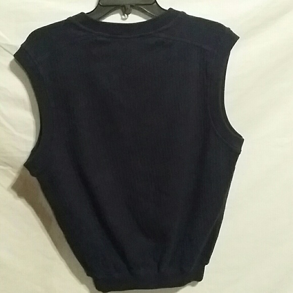DUNBROOKE SLEEVELESS V-NECK SWEATER - Picture 2 of 4