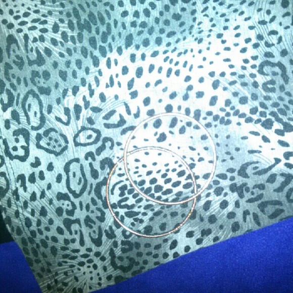 ADORABLE Leopard blouse,leggings+ banglebracelets! - Picture 4 of 4