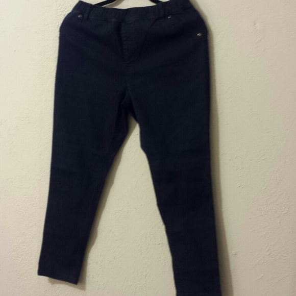 Ankle cropped pants