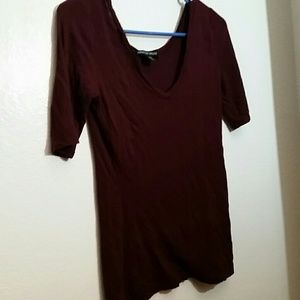 V-neck tee