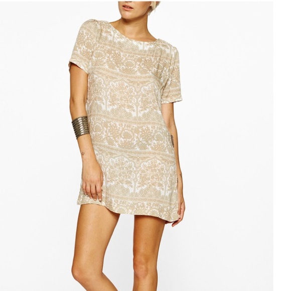 Roadie dress in white chantilly