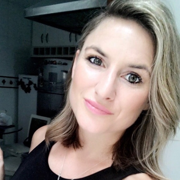 Meet your Posher, Tiffany - Picture 4 of 4