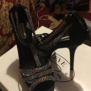 Steve Madden black elegant platform heels