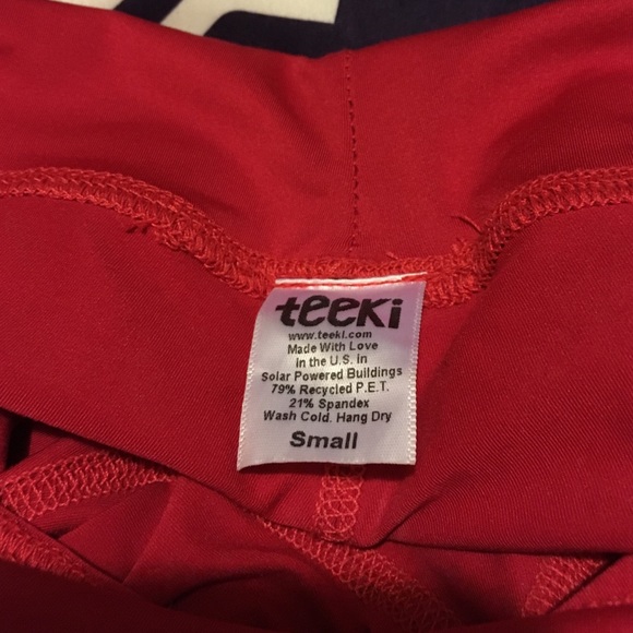 Red athletic running tight