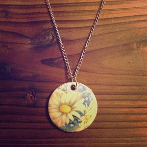 Daisy and blue flower pendant necklace