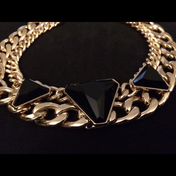 Vintage Gold Chain Necklace with Black Triangle - Picture 4 of 4